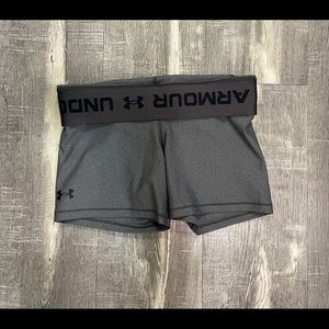 Women's HeatGear® Armour Mid-Rise Middy Shorts